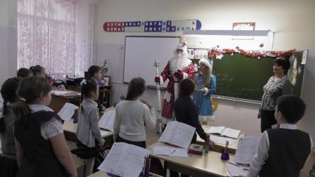 Дед мороз и Снегурочка поздравили детей!