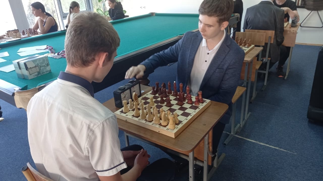 II тур шахматного турнира среди 10-11 классов